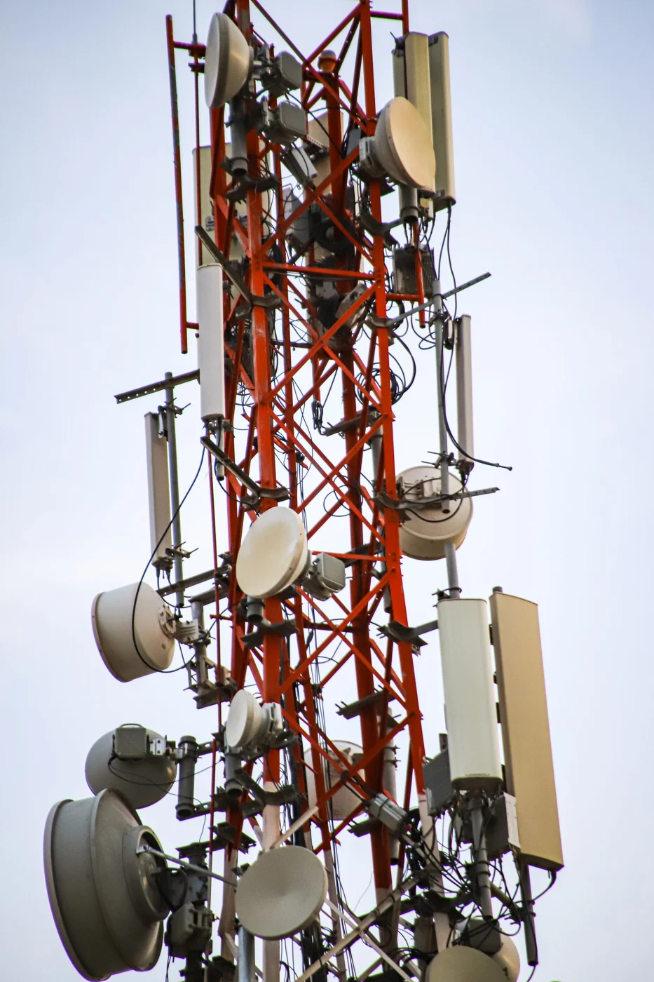 Telecommunications tower and radio equipment